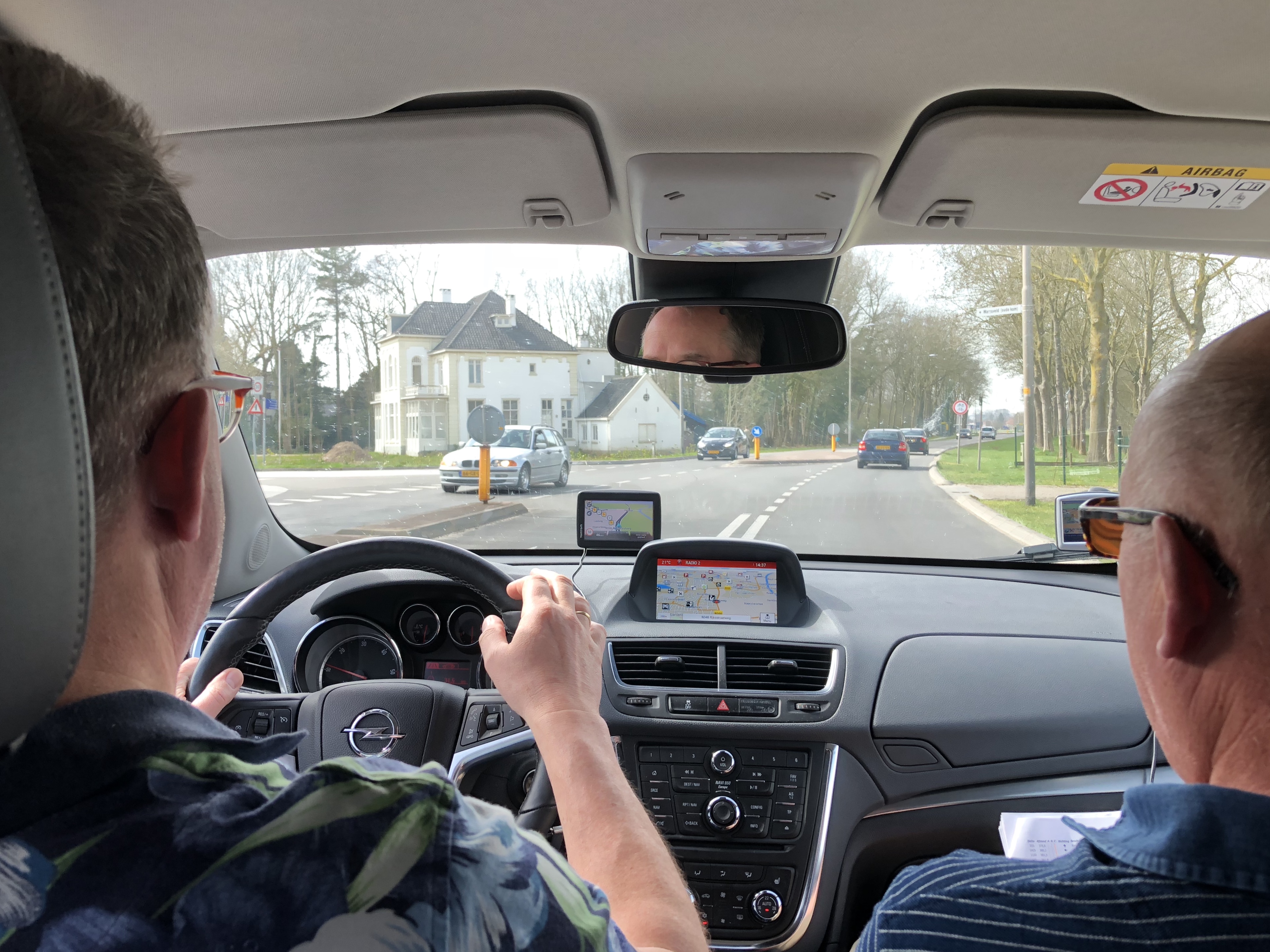 foto van hans noordzij en koos wuijster tijdens de routeverkenning